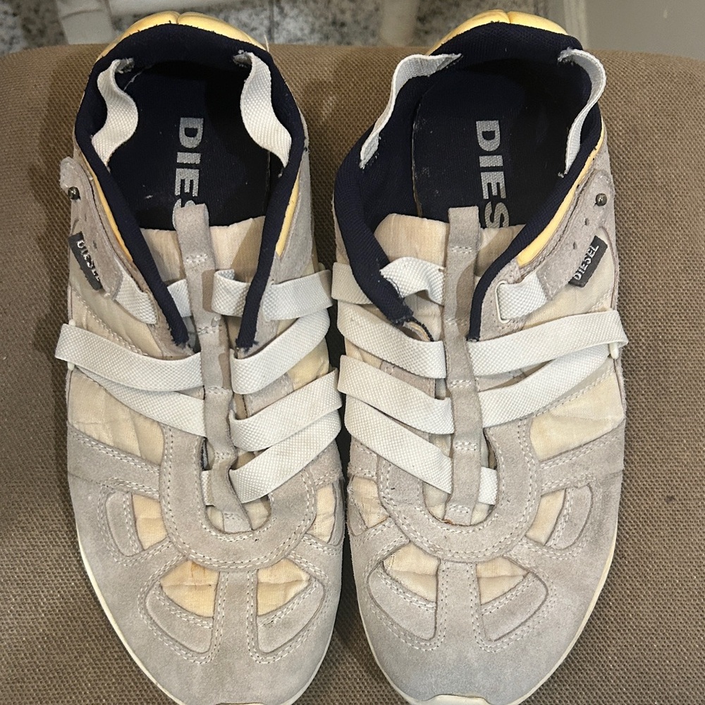 Diesel Men's Beige and Gray Sneakers
